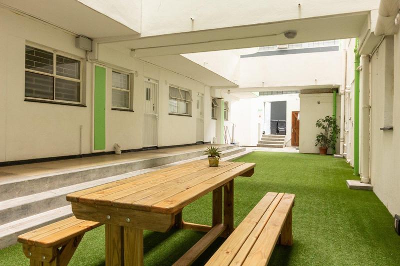 2 Bedroom Property for Sale in Gardens Western Cape